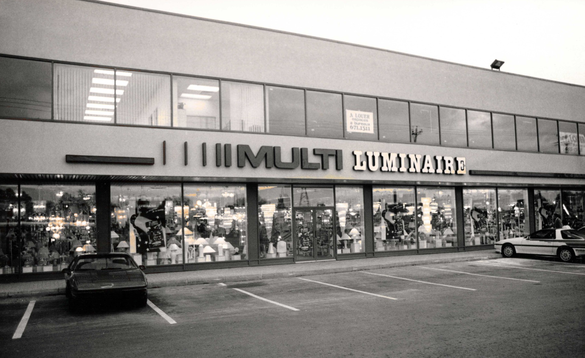 image vintage d'un vieux magasin Multi-Luminaire